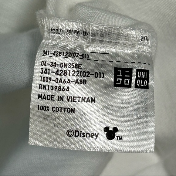 Uniqlo UT x Disney Disnep Hologram Original T-shirt - Picture 7 of 10